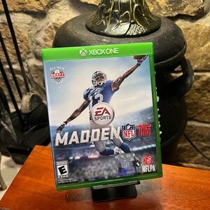 Madden NFL 16 for Xbox One - Green Case